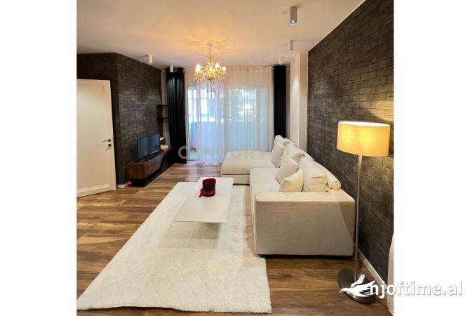 Shtepi ne shitje Apartament ne Tirane, 1+1, Mobilimi E mobiluar, Pagesa 250,000  Euro.