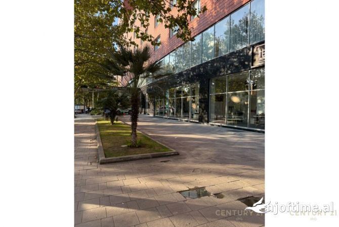 SHOWROOM ME QERA BERE RRUGE TE HILTON HOTEL