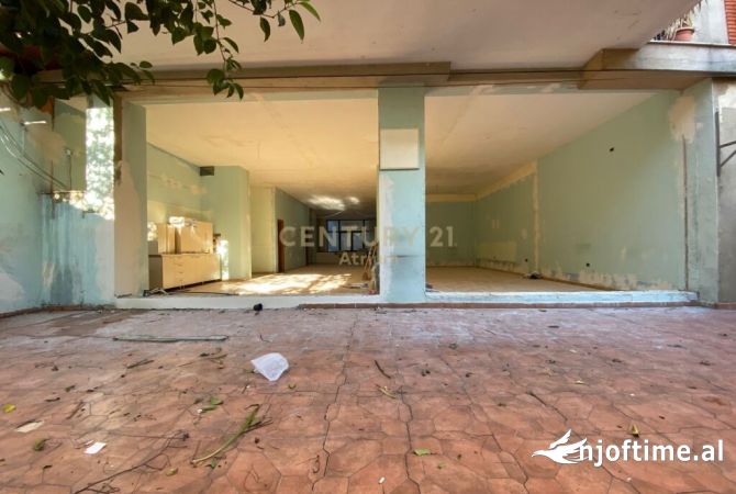 Ambient biznesi me qera 3+1 ne Tirane - 5,500 Euro