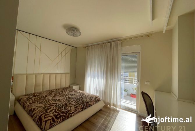 Shtepi me qera 2+1 ne Tirane - 1,800 Euro