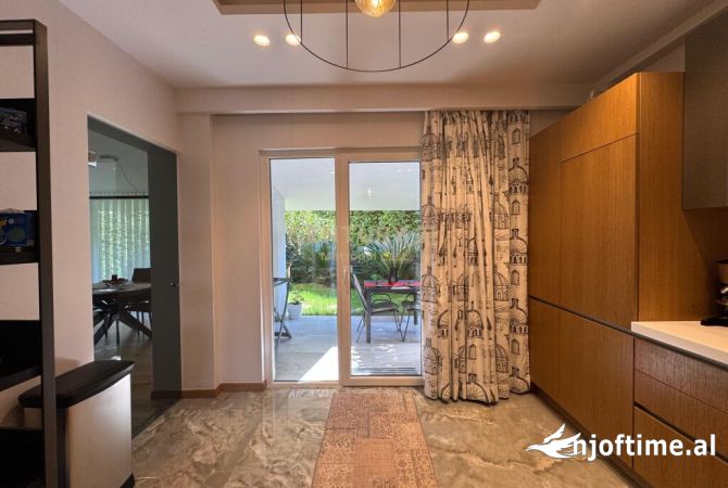Shtepi me qera 3+1 ne Tirane - 3,500 Euro