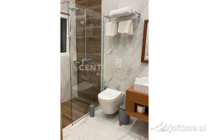 SHESIM HOTEL NE BREGDETIN E KSAMILIT 