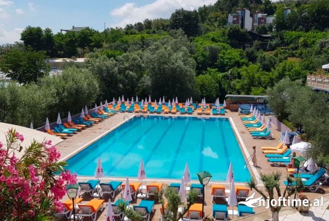 Ambient biznesi ne shitje 5+1 ne Tirane - 2,300,000 Euro
