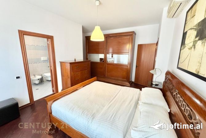 Shtepi me qera Apartament ne Tirane, 2+1, Mobilimi E mobiluar, Pagesa 1,300  Euro.