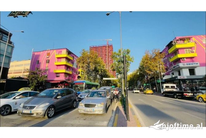 Ambient biznesi me qera 3+1 ne Tirane - 5,500 Euro