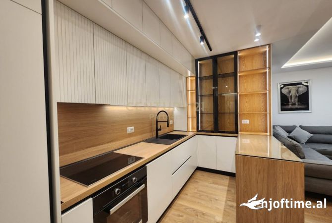 Shtepi me qera 2+1 ne Tirane - 1,200 Euro