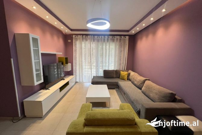 Shtepi me qera 2+1 ne Tirane - 650 Euro