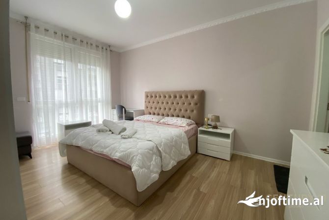Shtepi me qera 2+1 ne Tirane - 800 Euro