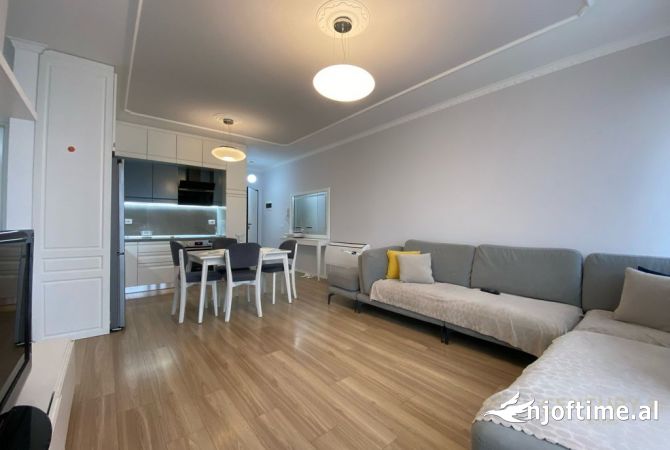 Shtepi me qera 2+1 ne Tirane - 800 Euro