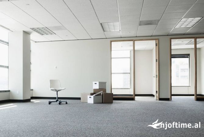 Ambient biznesi me qera 3+1 ne Tirane - 3,150 Euro