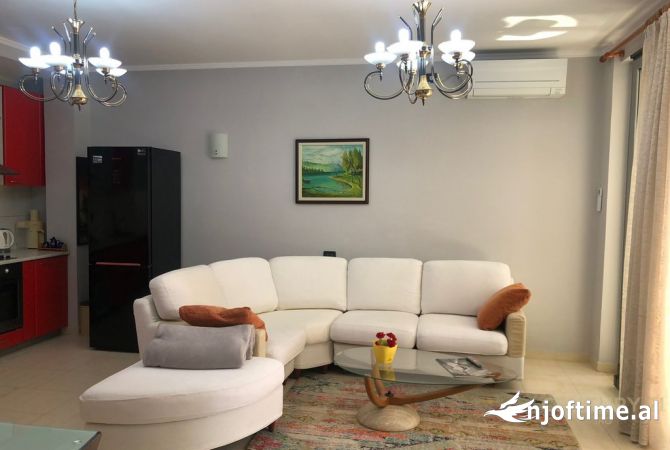 Shtepi me qera 2+1 ne Tirane - 700 Euro