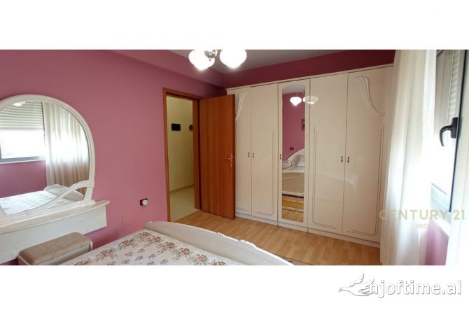 Shtepi me qera Apartament ne Tirane, 2+1, Mobilimi E mobiluar, Pagesa 700  Euro.