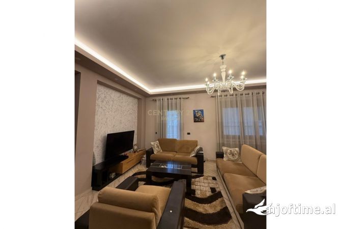 Shtepi me qera 2+1 ne Tirane - 550 Euro