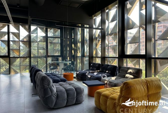 Ambient biznesi me qera 3+1 ne Tirane - 12,000 Euro