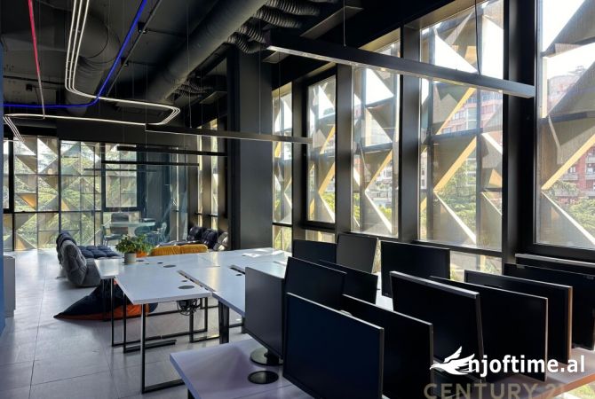 Ambient biznesi me qera 3+1 ne Tirane - 12,000 Euro