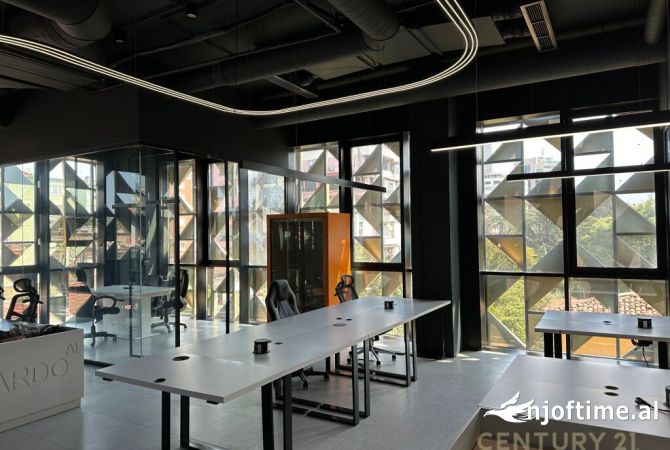 Ambient biznesi me qera 3+1 ne Tirane - 12,000 Euro