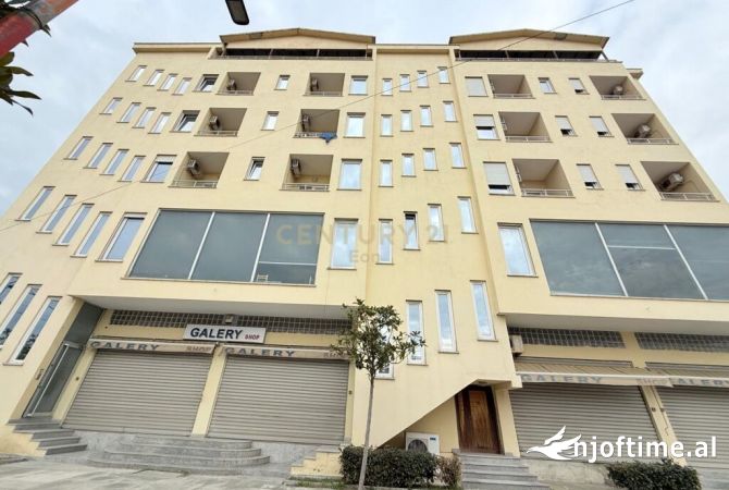Ambient biznesi me qera 5+1 ne Durres - 5,000 Euro