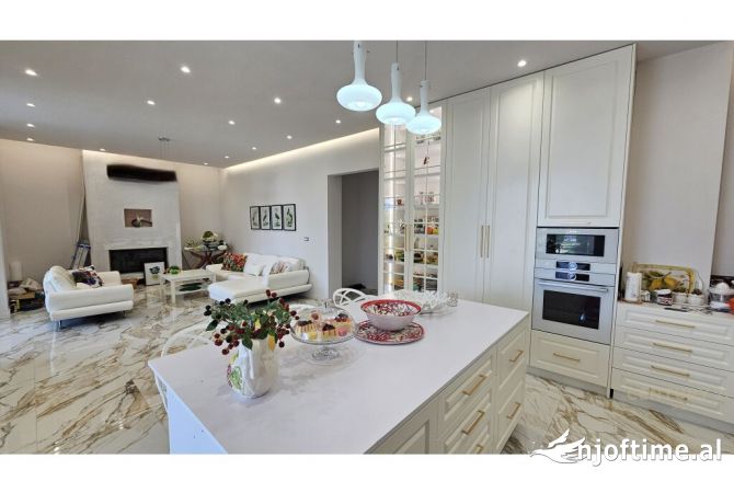 Shtepi ne shitje 7+1 ne Durres - 2,600,000 Euro