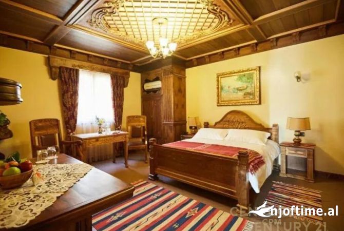 Business Property in Sale 5+1 in Tirana - 2,800,000 Euro