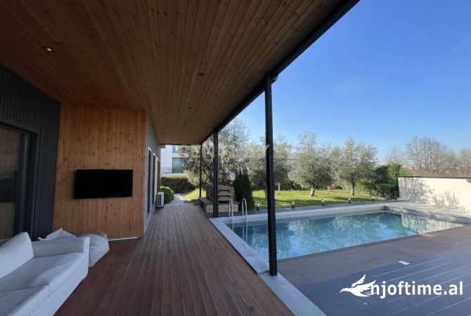 Shtepi ne shitje Vila Luksoze ne Tirane, 5+1, Mobilimi E mobiluar, Pagesa 1,320,000  Euro.