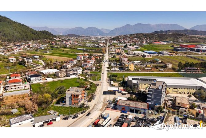 Ambjent biznesi ne shitje 5+1 ne Tirane - 2,500,000 Euro