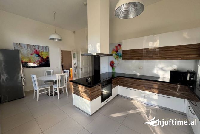 Casa in affitto 5+1 a Tirana - 5,000 Euro