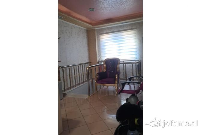 Ambient biznesi me qera 1+1 ne Tirane - 1,300 Euro