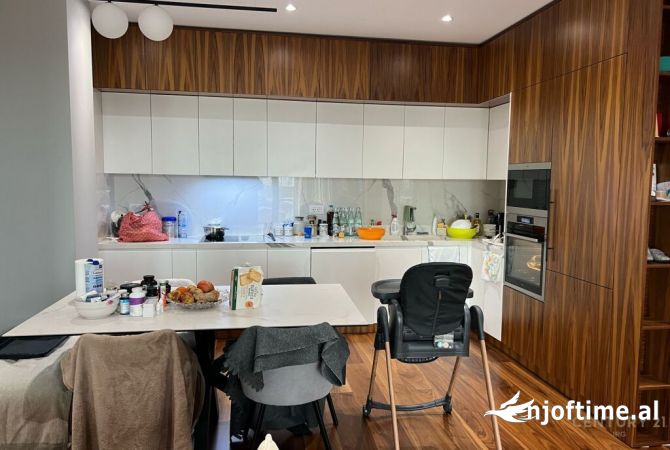 Shtepi me qera 2+1 ne Tirane - 1,200 Euro