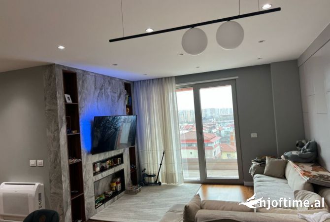 Shtepi me qera 2+1 ne Tirane - 1,200 Euro