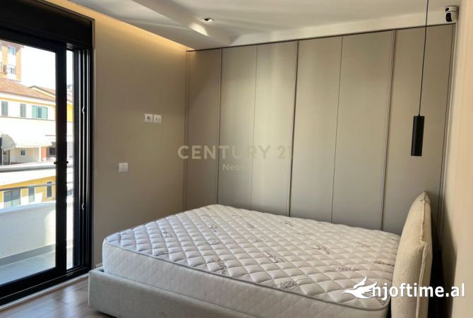 Shtepi me qera 2+1 ne Tirane - 1,800 Euro