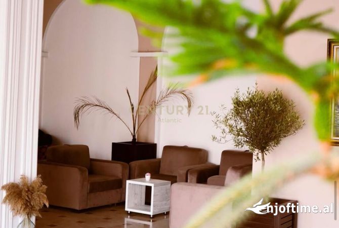 Ambient biznesi me qera 5+1 ne Durres - 11,000 Euro