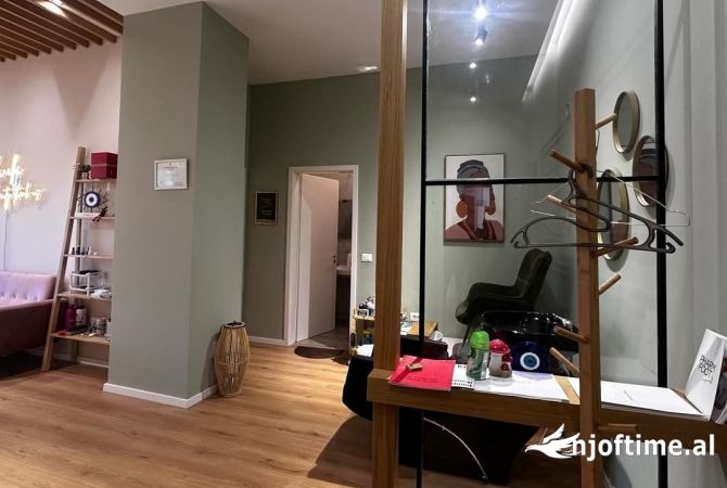 Ambient biznesi me qera 1+1 ne Tirane - 700 Euro