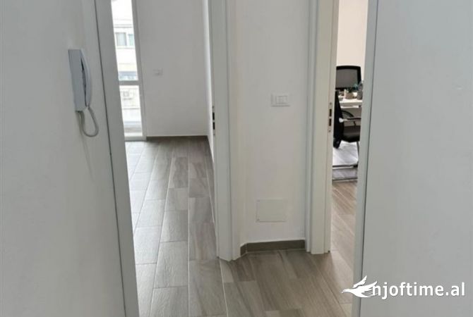 Ambient biznesi me qera 3+1 ne Tirane - 450 Euro