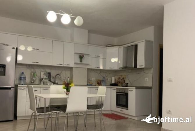 Shtepi me qera 2+1 ne Tirane - 500 Euro