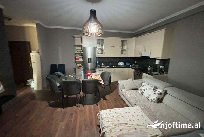 Shtepi me qera 1+1 ne Tirane - 600 Euro