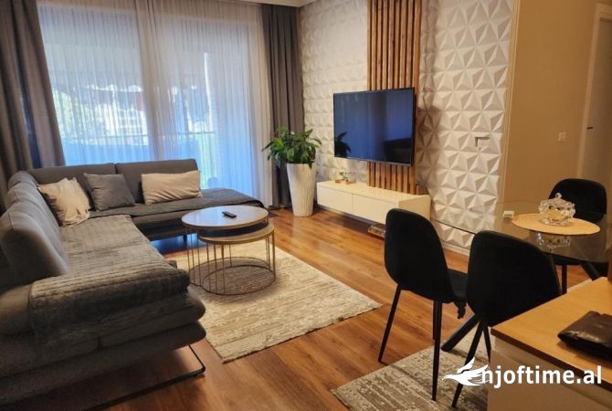 Shtepi me qera 2+1 ne Tirane - 800 Euro