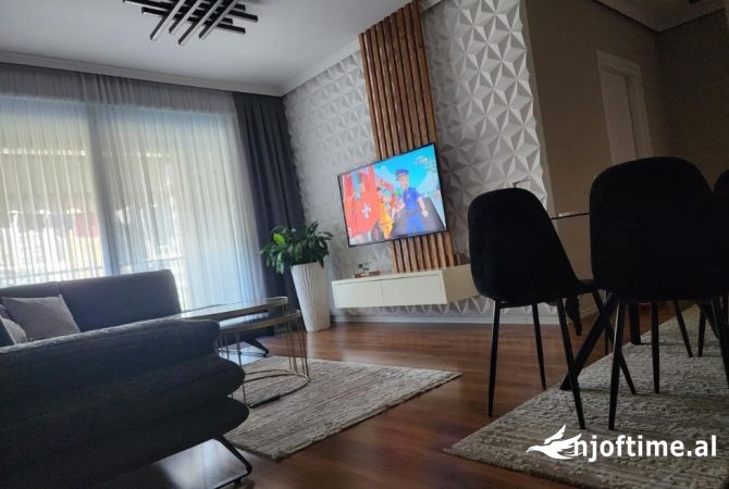Shtepi me qera 2+1 ne Tirane - 800 Euro