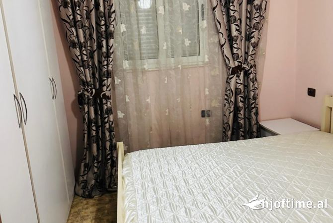 Shtepi me qera Apartament ne Tirane, 2+1, Mobilimi E mobiluar, Pagesa 600  Euro.