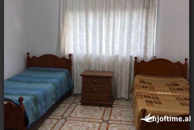 Shtepi me qera Apartament ne Tirane, 3+1, Mobilimi E mobiluar, Pagesa 520  Euro.