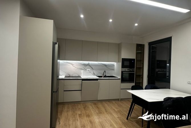 Shtepi me qera 2+1 ne Tirane - 700 Euro