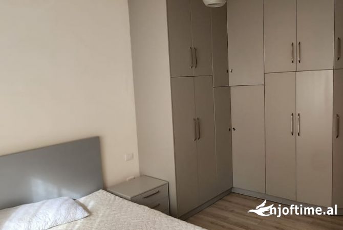 Shtepi me qera Apartament ne Tirane, 2+1, Mobilimi E mobiluar, Pagesa 700  Euro.