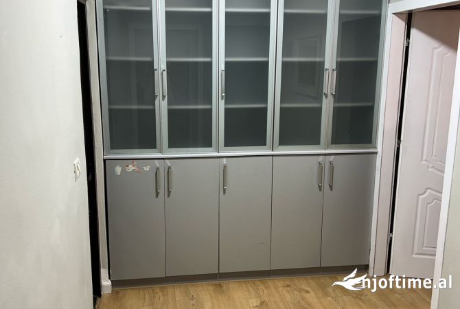 Shtepi me qera Apartament ne Tirane, 1+1, Mobilimi E mobiluar, Pagesa 500  Euro.