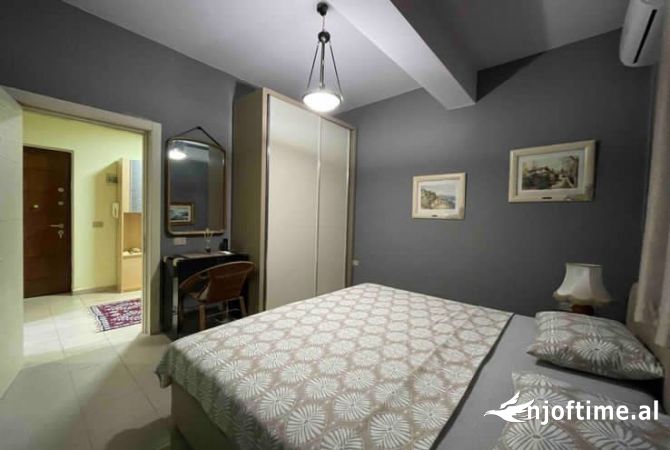 Shtepi me qera Apartament ne Tirane, 1+1, Mobilimi E mobiluar, Pagesa 550  Euro.