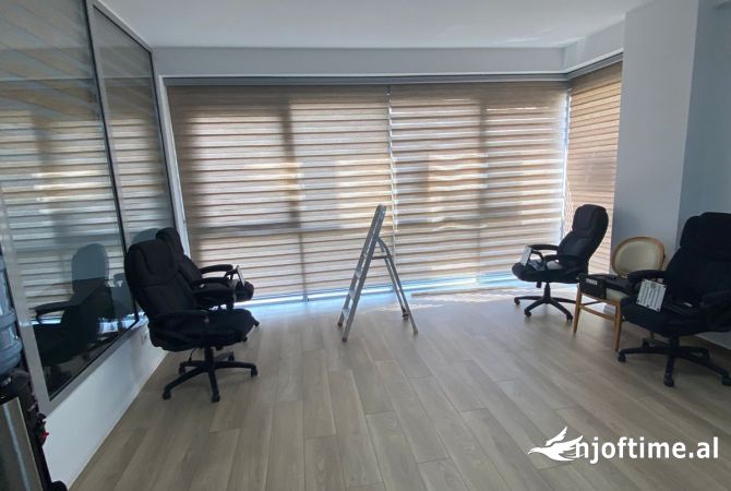 Ambient biznesi me qera 3+1 ne Tirane - 2,500 Euro