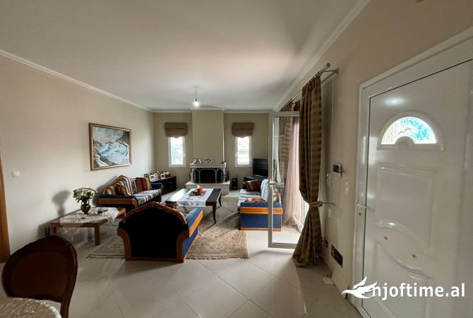 Shtepi me qera 2+1 ne Tirane - 450 Euro