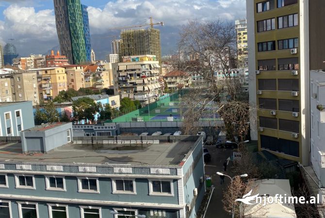 Ambient biznesi me qera 3+1 ne Tirane - 600 Euro