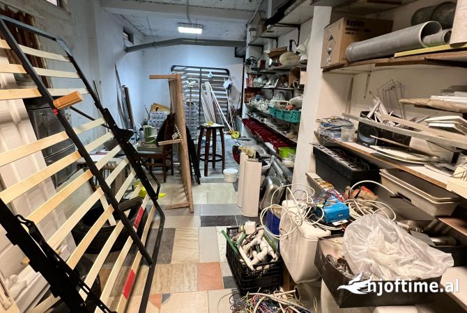 Ambient biznesi ne shitje 4+1 ne Tirane - 49,500 Euro