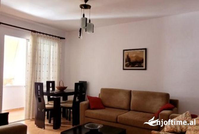 Shtepi me qera 3+1 ne Tirane - 550 Euro