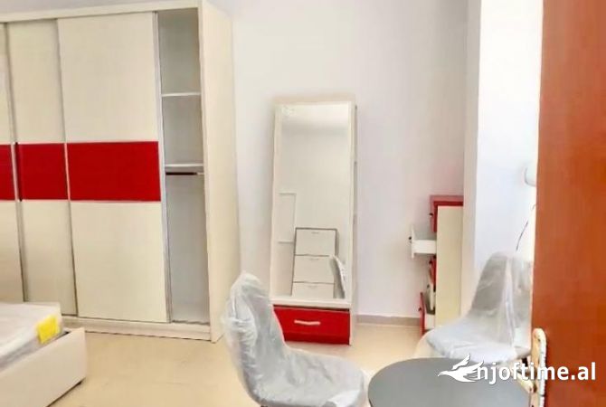 Shtepi ne shitje Apartament ne Tirane, 1+1, Mobilimi E mobiluar, Pagesa 65,000  Euro.