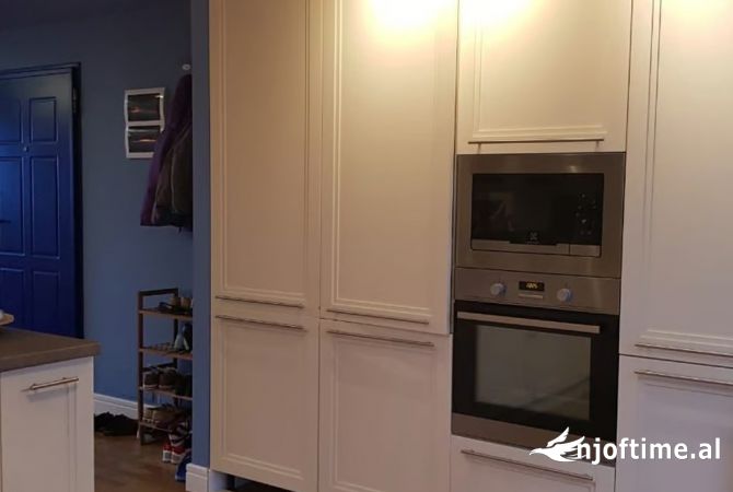 Shtepi me qera 3+1 ne Tirane - 1,200 Euro